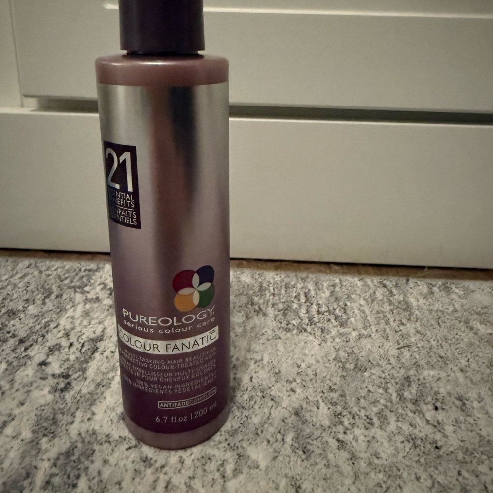 Pureology Colour Fanatic Multi-Tasking Spray in Purple
